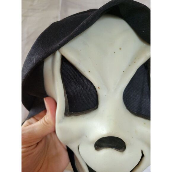 vintage Fun world scream ghost face mask Halloween face stamped - Picture 2 of 7
